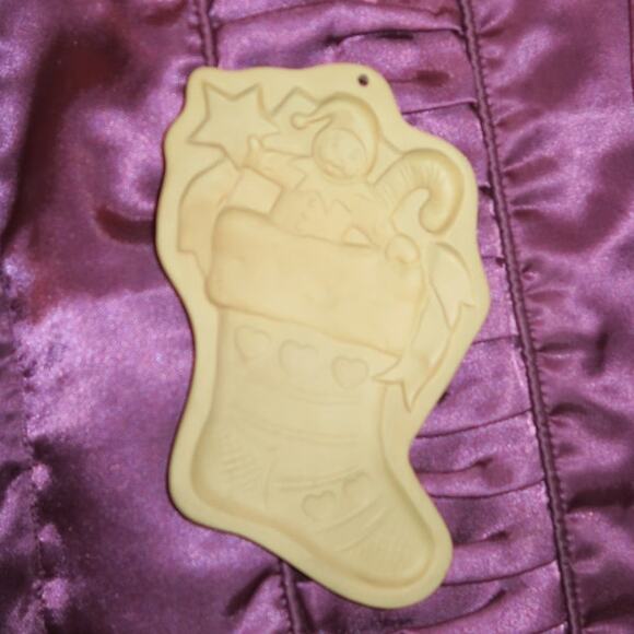 Vtg Brown Bag Cookie Art Mold 1987 Christmas Stocking Red Ribbon Hill Design - Picture 1 of 9